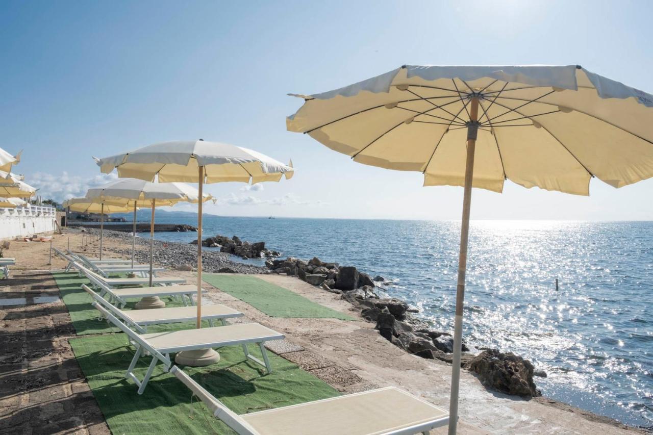 Hotel Cavalluccio Marino Santa Marinella Exterior foto