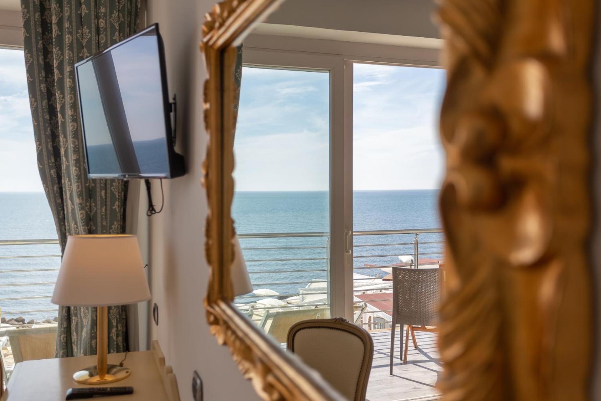 Hotel Cavalluccio Marino Santa Marinella Habitación foto